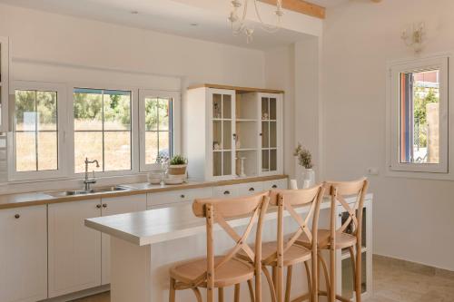 Villa Annino in Karavados Village with private Pool! in Livathou