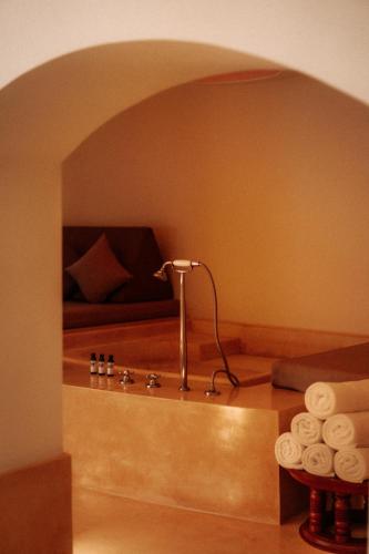 Pool Suite image 7