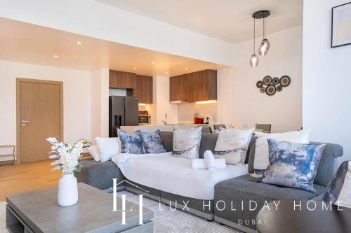 Kitchen, LUX The Elegant Sea View Suite near North Beach