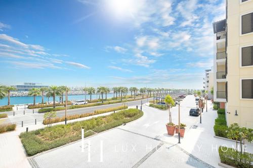 View, LUX The Elegant Sea View Suite near North Beach