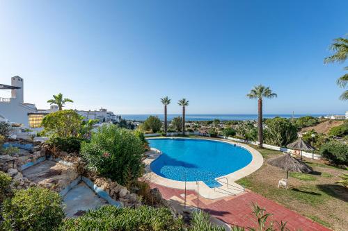 Calahonda 2 bed with Indoor Swimming Pool - Tap to explore photos