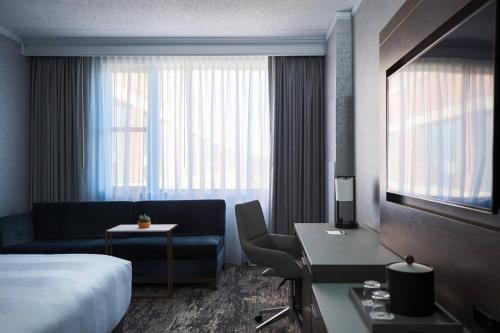 King Room image 6