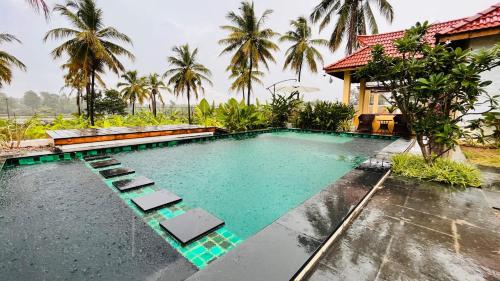 Aloha farms- By the lake near Innovative Film City