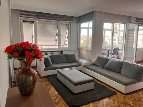 Spacious flat with wide view, Stambuł