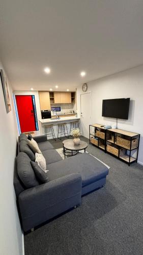 Close to City and Beach - Modern Home with Garage in Linwood
