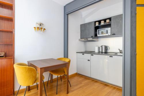 Navona Studio Apartment - Tap to explore photos