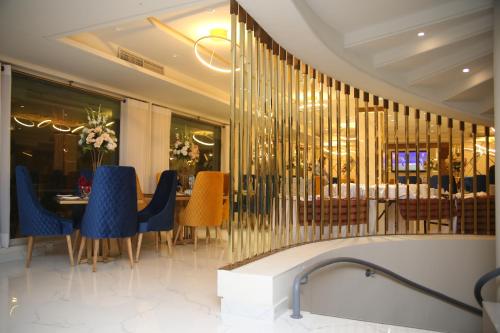 餐廳, Envoy Continental Hotel, Blue Area , Islamabad in 伊斯蘭瑪巴德