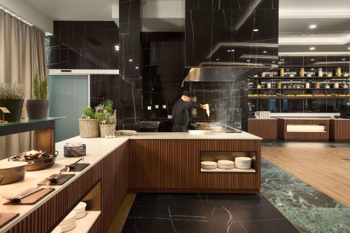 Hotel Olympia Sky - image 3