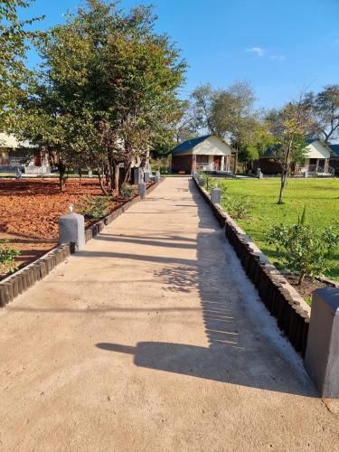 Yousha Safari Lodge in Kakumbi