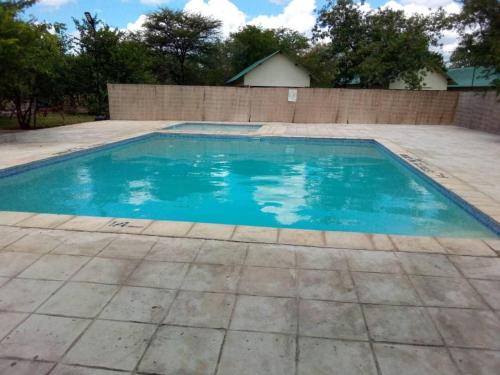 Yousha Safari Lodge in Kakumbi
