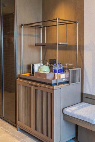 Yuexiu Hotel Guangzhou,Curio Collection by Hilton-Free shuttle between hotel and Exhibition Center during Canton Fair & Exhibitor Registration Counter