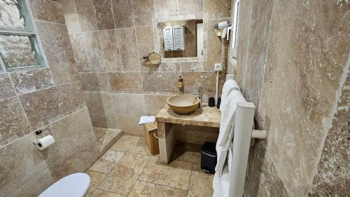 La madone – La Tour-d'Aigues, UT