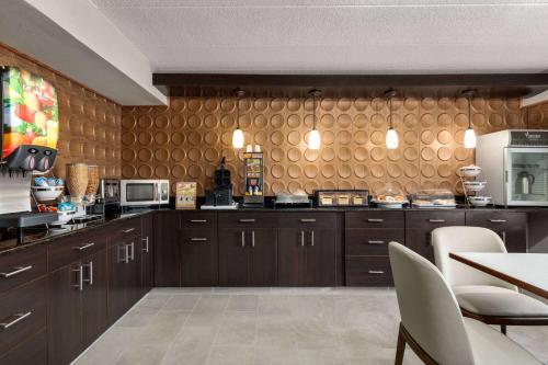 อาหารและเครื่องดื่ม, Wingate by Wyndham Salisbury in ซาลิสบิวรี (MD)