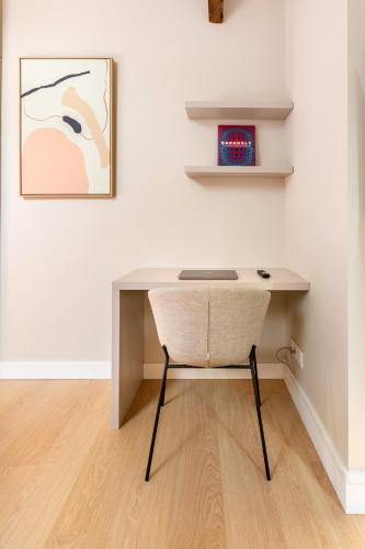 Apartment with Shower image 10