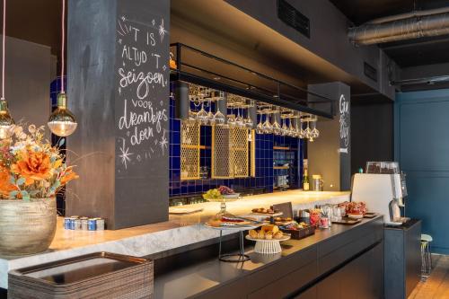 YUP Hotel - image 5