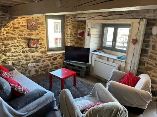 Chalet with 4 bedrooms in Ascou with wonderful mountain view and furnished terrace 3 km from the slopes - main image