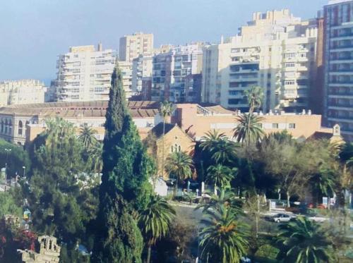 H2M Plaza de Toros Vieja 2 bedroom Smart TV & Wifi - image 5