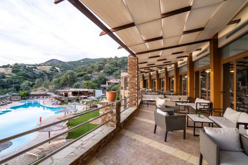 埃維亞套房酒店 (Evia Hotel & Suites) in 馬瑪麗