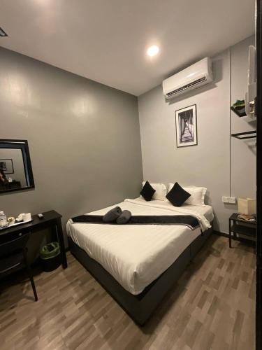 The sky inn The sky inn