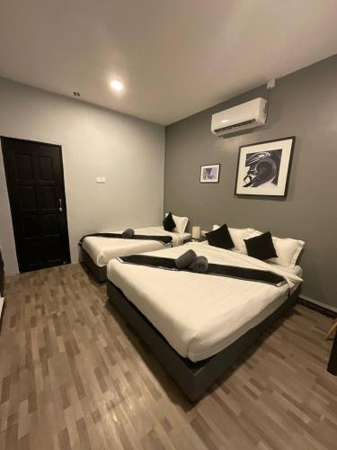 The sky inn The sky inn