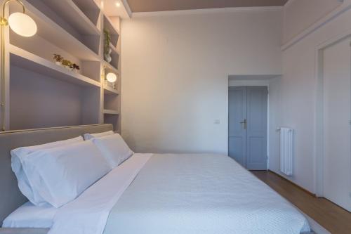 Vittoria Urban Chic - elegant apartment in the heart of Rome, Rome (photo 10)
