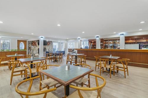 餐廳, Meadowmere Resort Ogunquit in 奧甘奎特 (ME)