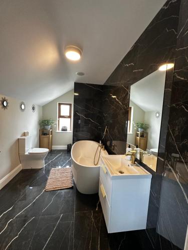 Bathroom, 54 Stracomer Hill Bundoran in Bundoran