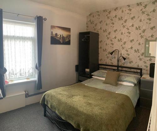 Hornby Villa 4*B&B Couples & Families Only - image 2