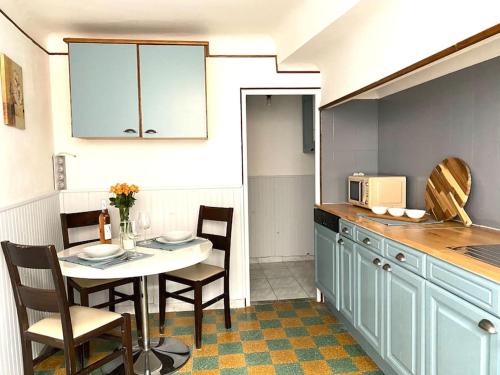 Mon petit chez moi near Aux bons petits plats