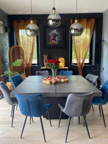 Villa entre amis famille proche Toulouse 10 pers, Jacuzzi piscine bar in Auterive (Midi-Pyrenees)