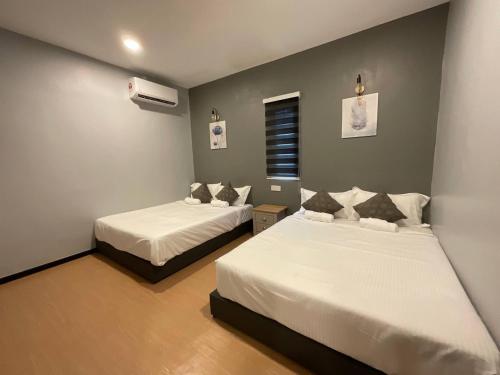 The sky inn The sky inn