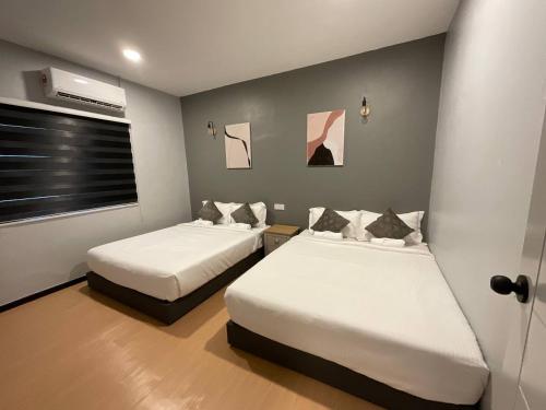 The sky inn The sky inn