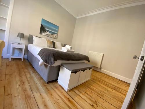 Gorgeous 2 bed, city apartment in Duddingston