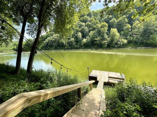 River House - Cottage with KY River View & Access in Wilmore, USA