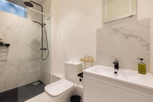 Modern Luxury Soho Apartment - image 5
