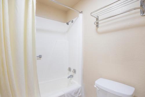 2 Full Beds Non-Smoking image 10