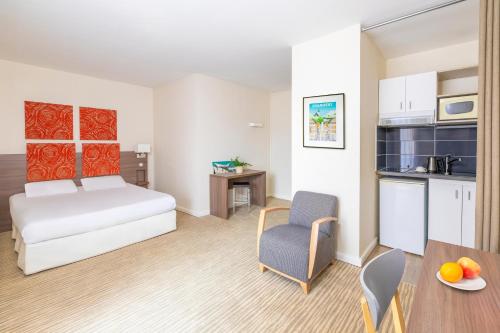 Kyriad Chambéry Centre - Hôtel et Résidence - image 13