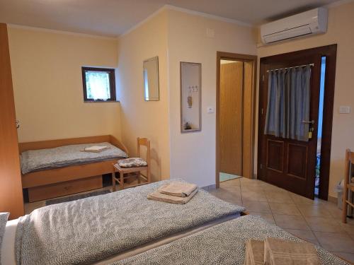 Rooms Pri Lovrižu - image 8