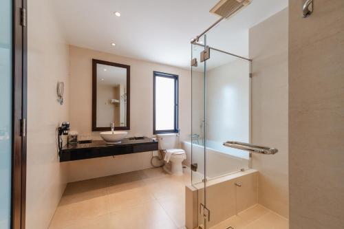 room detail thumbnail 2