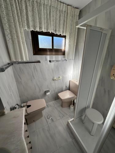 Zuhanyzó, Casa Lugar de Fidalgo in O Savinao- Santo Estevo De Ribas De Mino