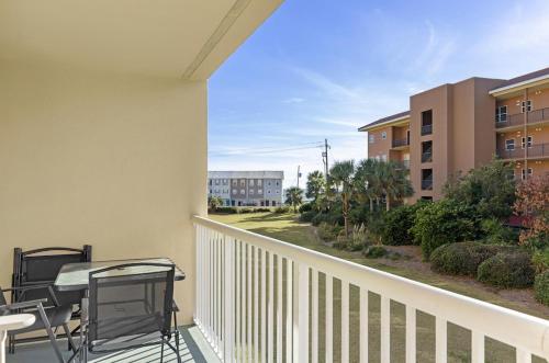 Gulf views private beach entry heated pool tennis in Destin, USA