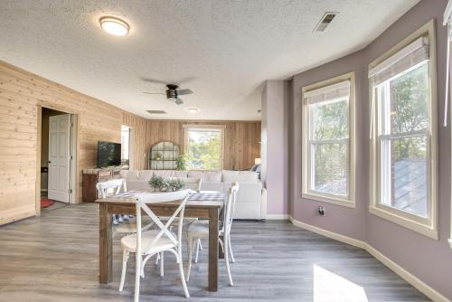 Downtown Condo about 23 Mi to Hocking Hills State Park in แลนเคสเตอร์ (OH)