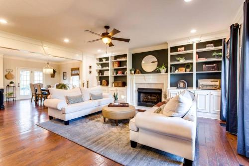 Charming Oxford Glen Estate 3bed 2.5bath Fire Pit in Franklin, USA