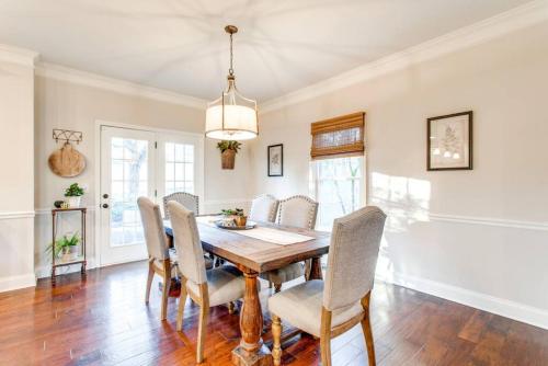 Charming Oxford Glen Estate 3bed 2.5bath Fire Pit in Franklin, USA