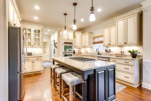 Charming Oxford Glen Estate 3bed 2.5bath Fire Pit in Franklin, USA