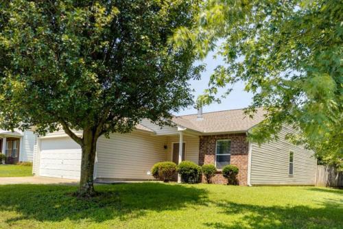 Sutherland Retreat 3BR 2BA and 2 car garage in Thompsons Station, USA
