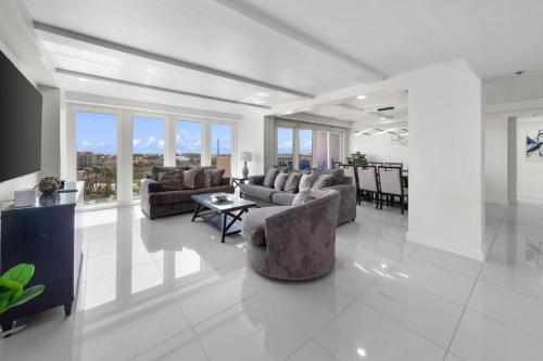 Solare Tower Dreamy Ocean Escape