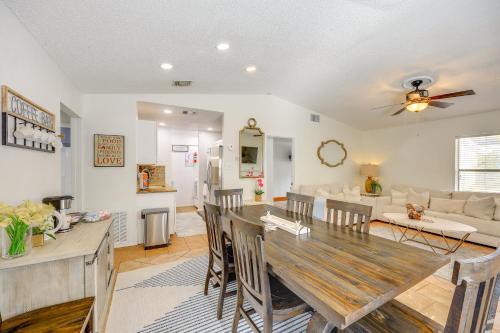 Pet-Friendly Home Near La Cantera and Medical Drive! in San Antonio, USA