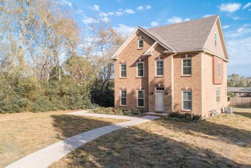 The Retreat Modern 2bed 2.5bath in Springhila (TN)