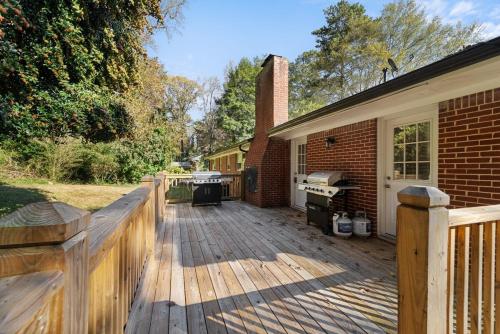 Exterior view, Atlanta Family Retreat - Stylish 4BR Getaway in Stone Mountain (GA)